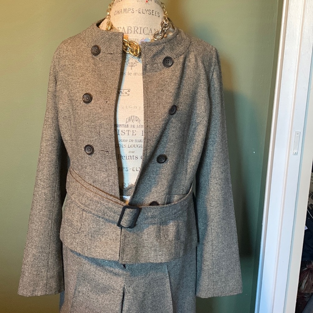 Pre-own Ann Taylor Loft two piece suit, brown and beige tweed color pantsuit.